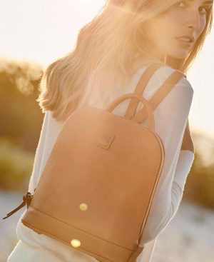 Woman Florentine Zip Pod Backpack Natural | Dooney & Bourke Backpacks